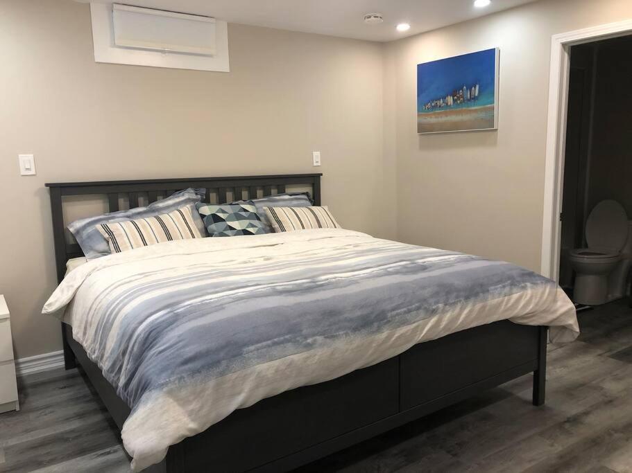 Entire Basement With 3 Bedrooms ナイアガラ・フォールズ エクステリア 写真