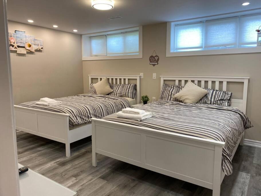 Entire Basement With 3 Bedrooms ナイアガラ・フォールズ エクステリア 写真